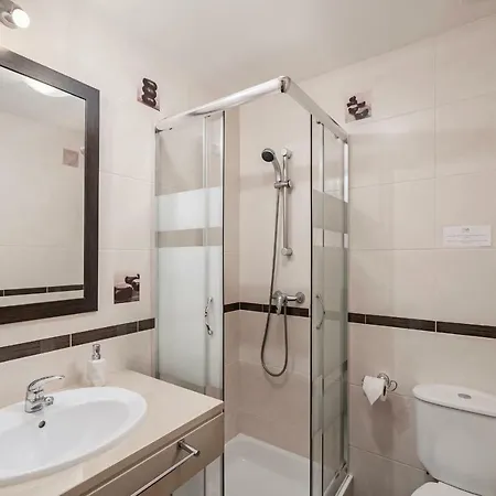 Garajau Iii By An Island Caniço