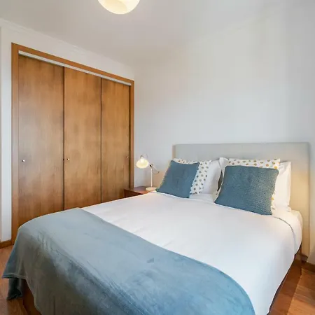 Garajau Iii By An Island Caniço