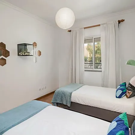 Garajau Iii By An Island Caniço